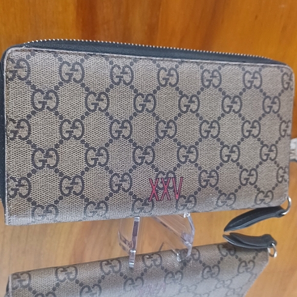 GUCCI GG Supreme Monogram Double Wolf Print Zip Around Wallet Black - Picture 3 of 15